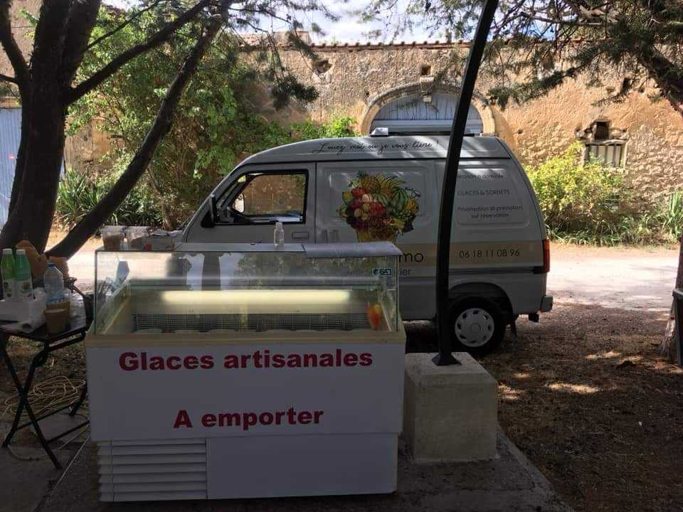 le petit marché du jeudi aux Cerisiers - Glaces artisanales