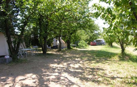 emplacements camping les cerisiers luberon