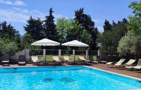 Piscine camping Les Cerisiers Luberon